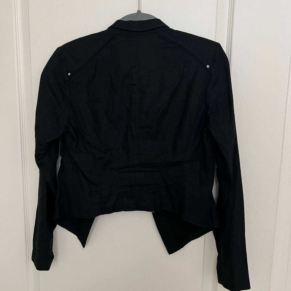 Cropped Linen Jacket - Picture 3 of 3